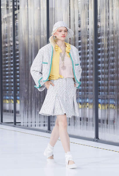 chanel spring summer 2017 ready to wear collection ss17 rtw 10 turquoise skirt