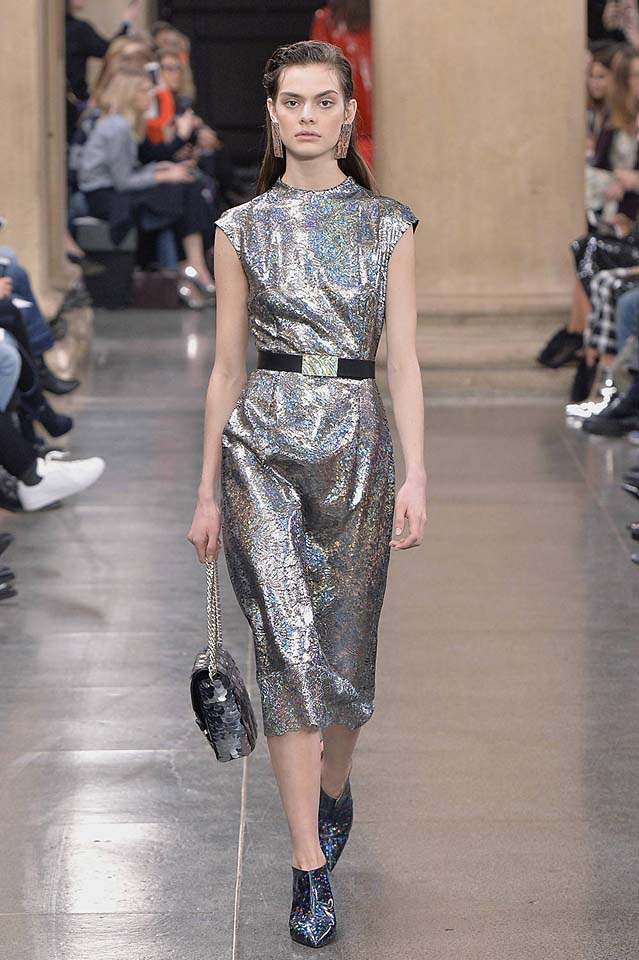 christopher-kane-fw17-rtw-fall-winter-2017-18-collection (38)-metallic-dress