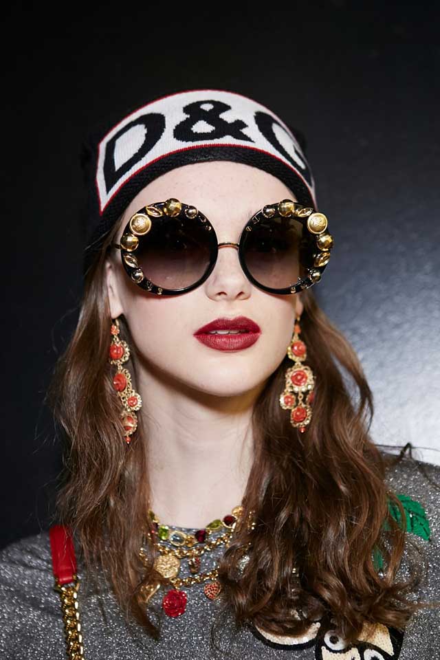 dolce-and-gabbana-fall-winter-2017-18-women-fashion-show-backstage-details (21)-embellished-sunglasses