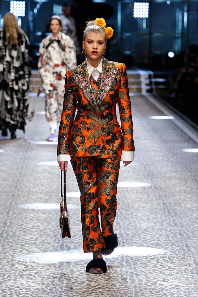 dolce-and-gabbana-fw17-rtw-fall-winter-2017-18-collection (18)-patterned-suit
