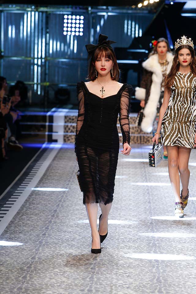 dolce-and-gabbana-fw17-rtw-fall-winter-2017-18-collection (29)-black-sheer-dress