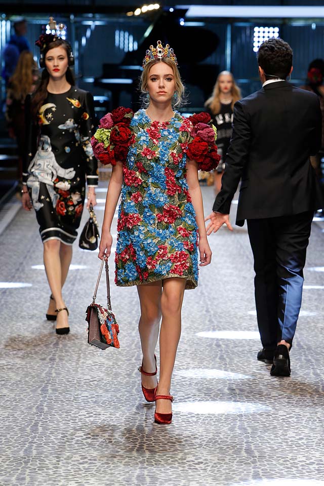 dolce-and-gabbana-fw17-rtw-fall-winter-2017-18-collection (65)-floral-applique-dress