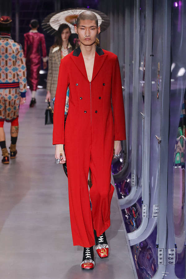 gucci-fw17-rtw-fall-winter-2017-2018-collection (65)-red-suit