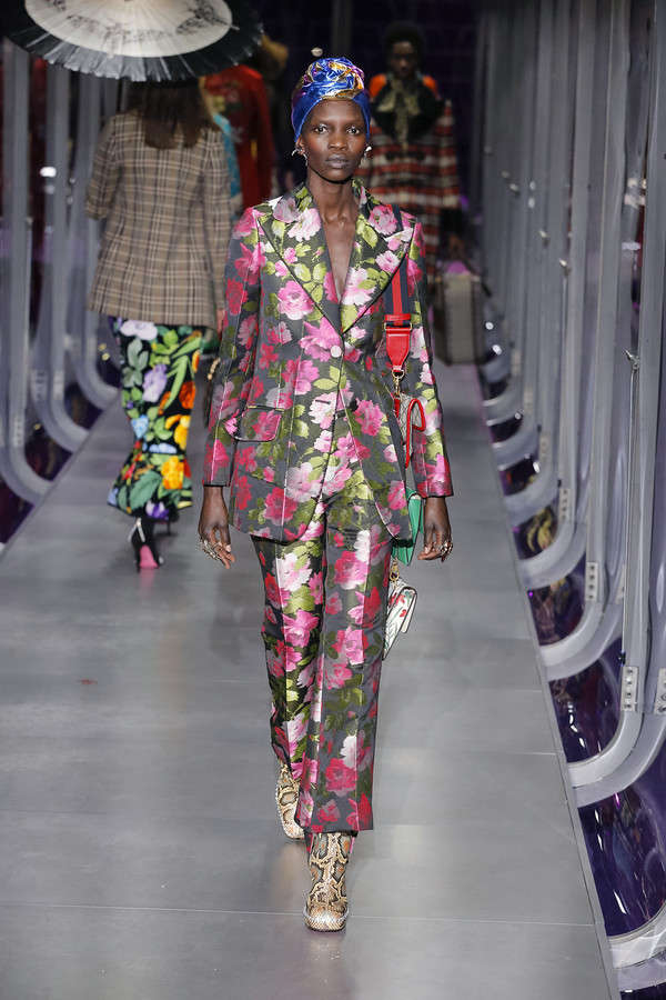 gucci-fw17-rtw-fall-winter-2017-2018-collection (68)-floral-suit