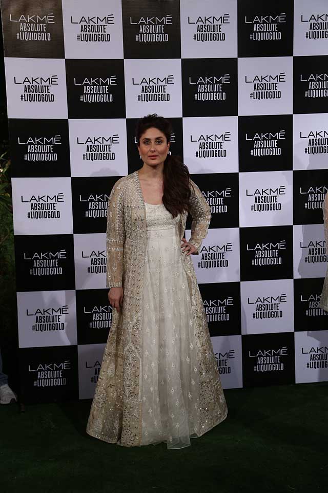 kareena-kapoor-showstopper-anita-dongre-summer-resort-2017-lakme-fashion-week-dress-gown-white-gold-jacket