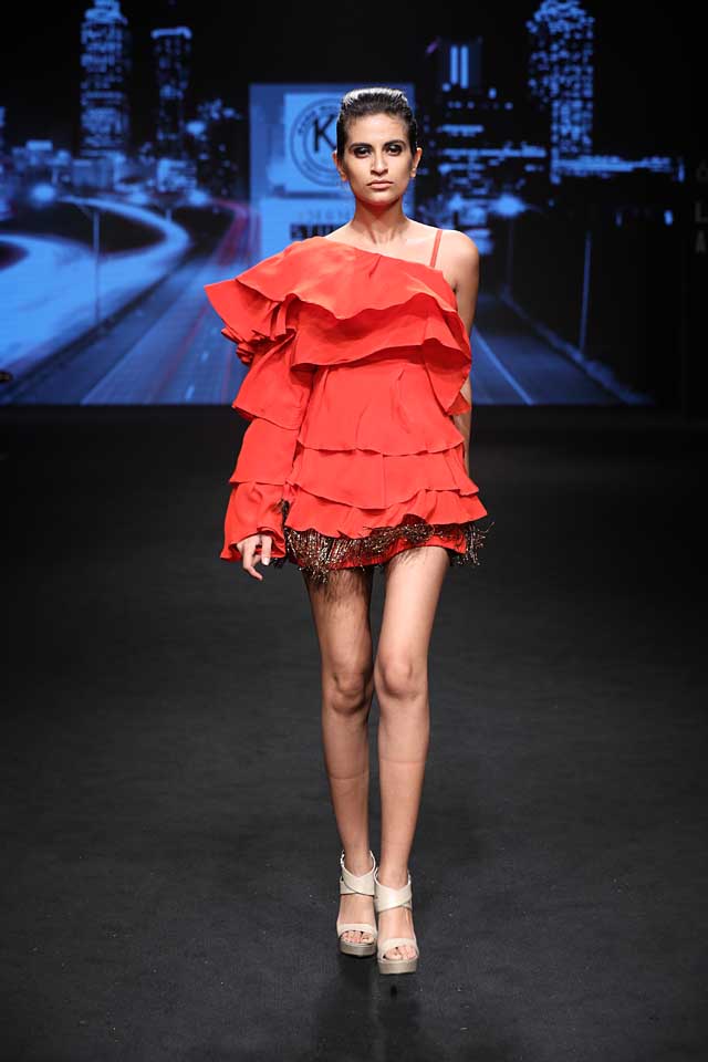 karn-malhotra-lfw-sr17-lakme-fashion-week-summer-resort-2017 (2) - red-sexy-mini-dress