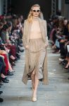 max-mara-fw17-rtw-fall-winter-2017-18-collection (20)-suit-slit