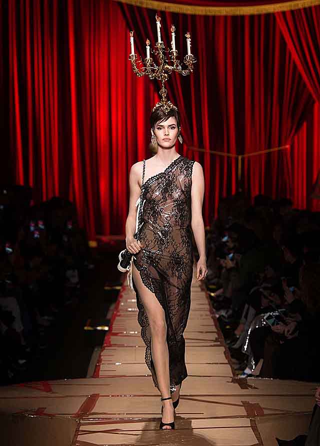 moschino-fw17-rtw-fall-winter-2017-dress-collection-high-slit