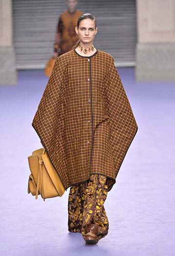 mulberry-fw17-rtw-fall-winter-2017-18-collection-22-poncho-dress-checks