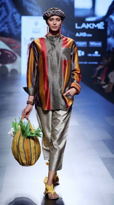 sari-pajama-set-cool-outfit-recycled-fashion-Reincarnations Show-LFW SR 17