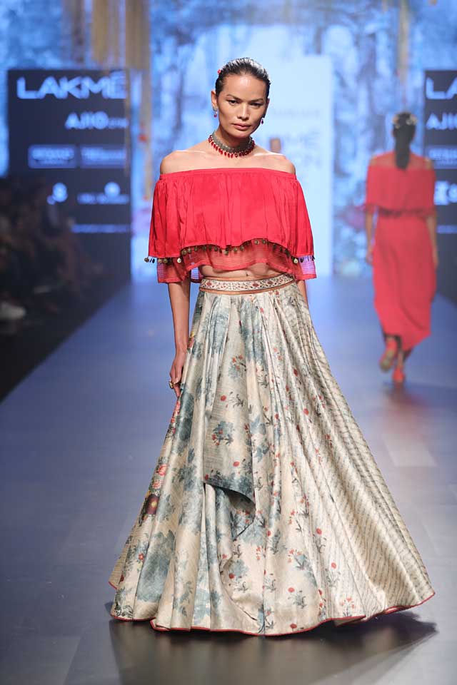 tarun-tahiliani-collection-at-lakme-fashion-week-2017-red-off-shoulder-top