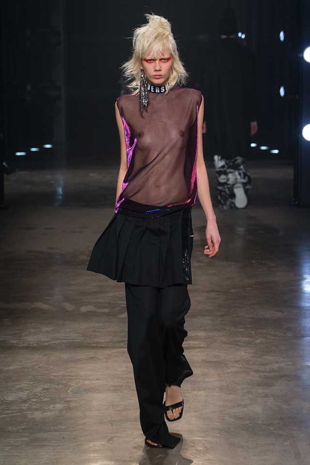 versus-versace-fw17-rtw-fall-winter-2017-collection-outfit (44)-sheer-top-logo-choker