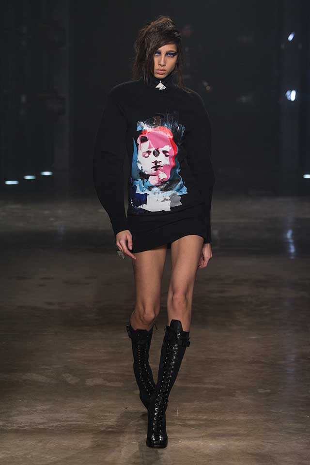 versus-versace-fw17-rtw-fall-winter-2017-collection-outfit (5)-sweater-dress-graphic