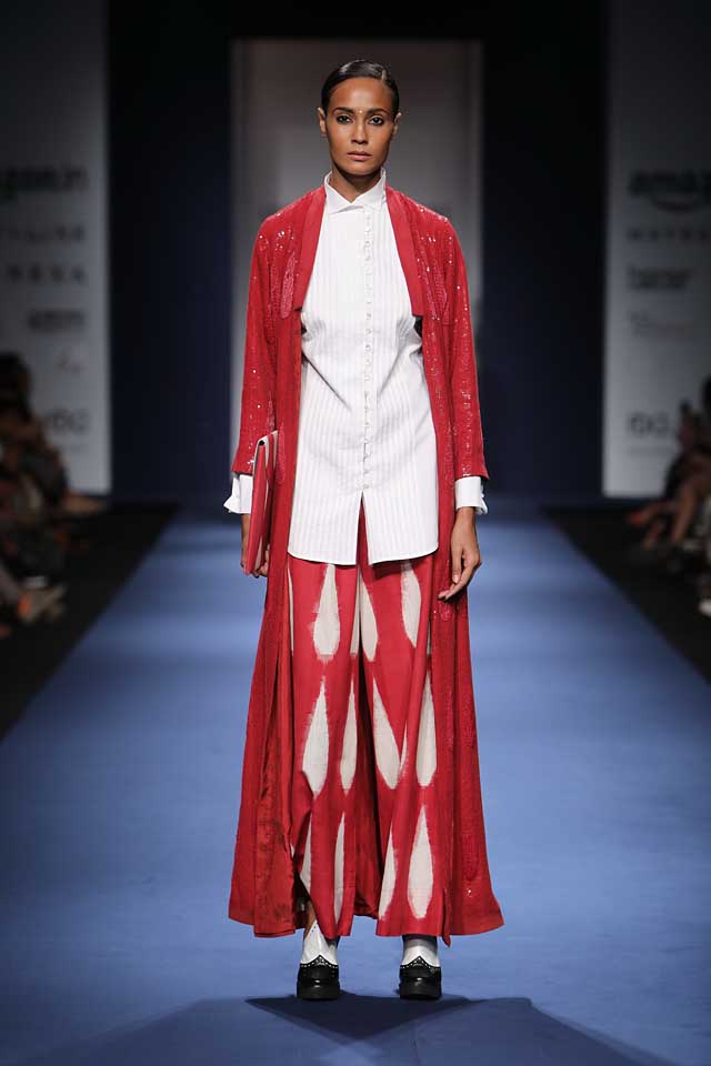 Abraham-Thakore-aifw-2017-fashion-show-designer-indowestern-dresses (5)-formal-shirt-red-outfit