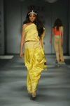 Swati and Sunaina-yellow-saree-strapless-blouse-amazon-india-autumn-winter-2017-collection-fashion-show