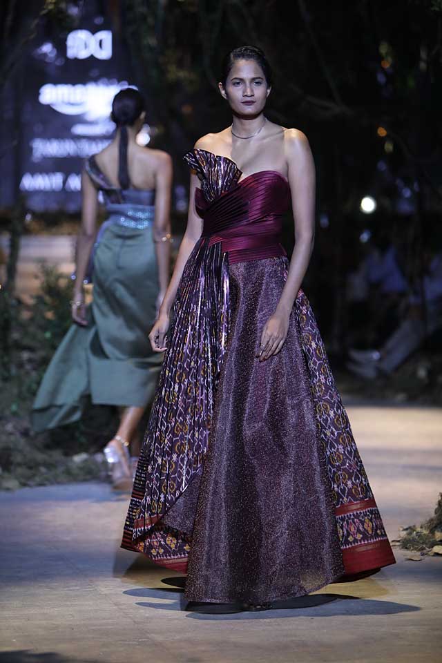 amit-aggarwal-amazon-india-fashion-week-2017-dress-indian (15)-patchwork-saree-gown