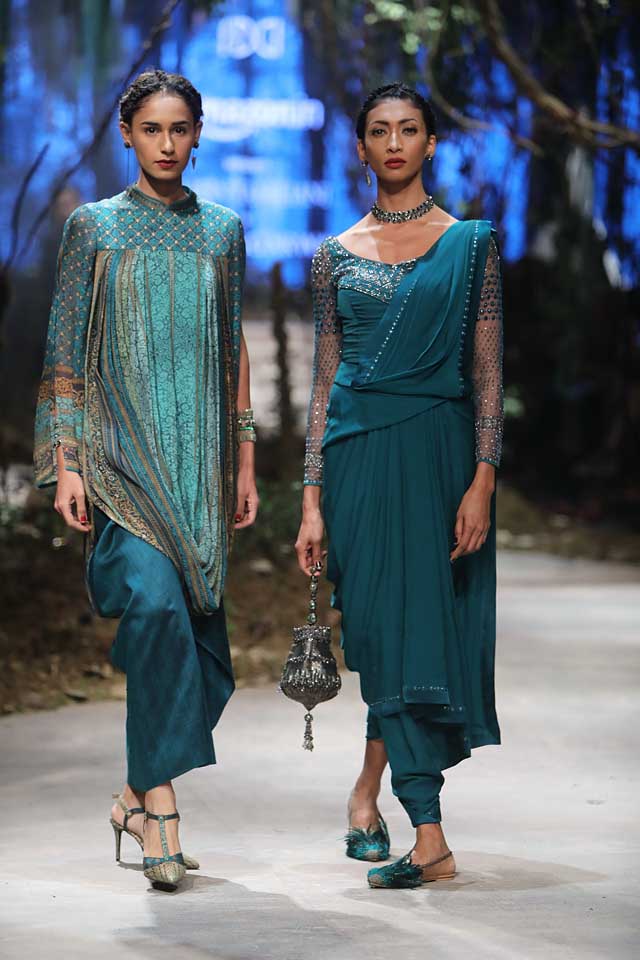 amit-aggarwal-amazon-india-fashion-week-2017-dress-indian (39)-green-saree