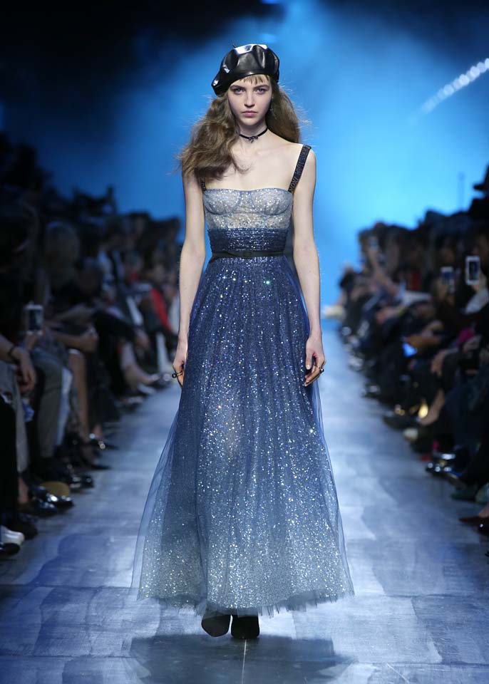 dior fw17 rtw fall winter 2017 18 collection 30 blue shimmer ombre dress cap