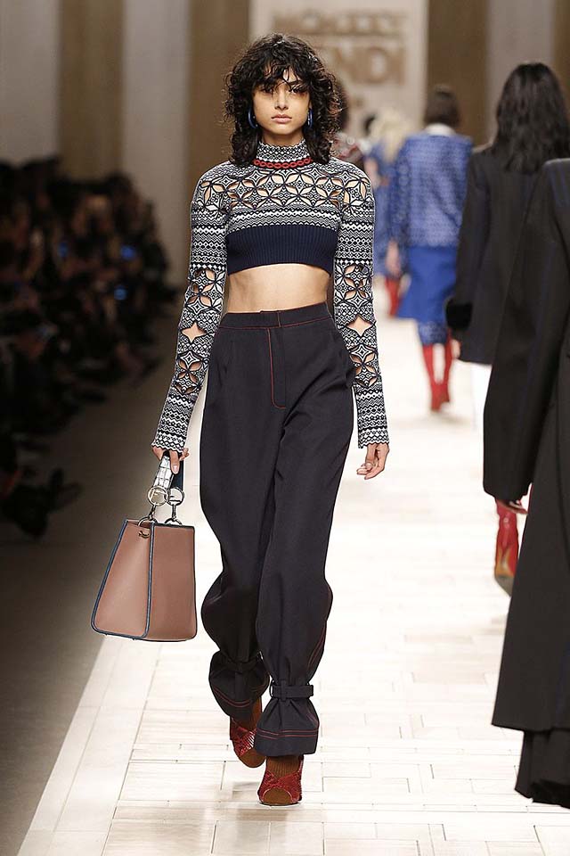 fendi-fw17-rtw-fall-winter-2017-18-collection (32)-cropped-sweater-prints