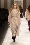 fendi-fw17-rtw-fall-winter-2017-18-collection (47)-lace-dress-clutch