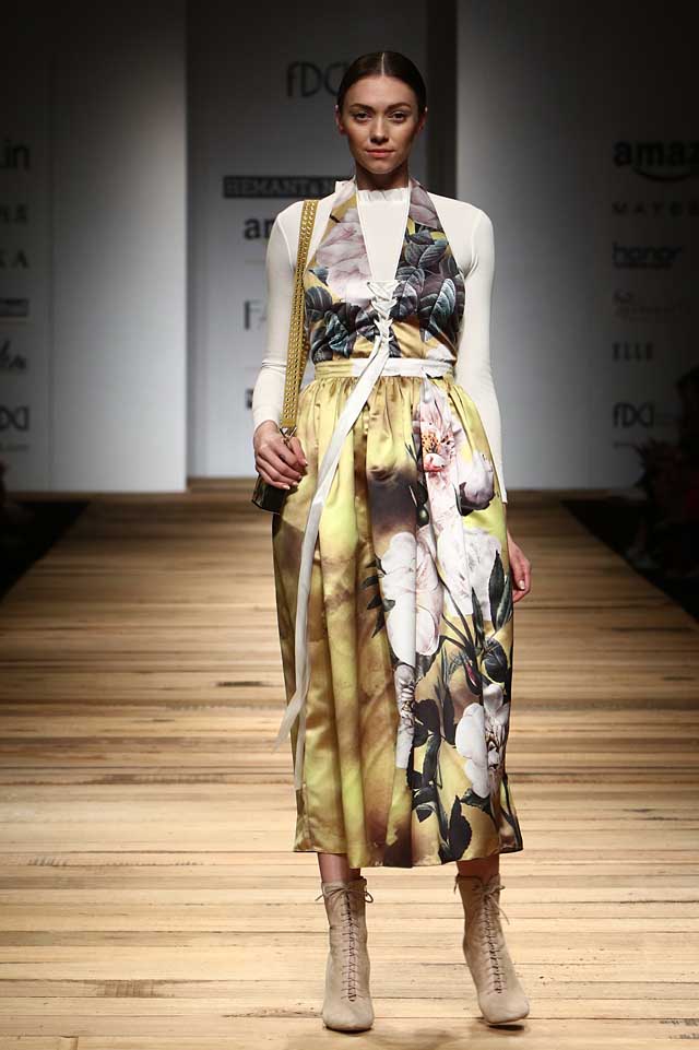 hemant-and-nandita-amazon-india-fashion-week-autumn-winter-2017-collection-aifw17 (5)-floral-print-dress