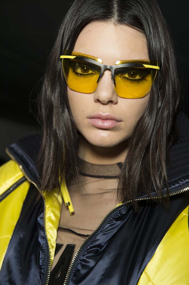 versace-fw17-rtw-fall-winter-2017-backstage-beauty-makeup-looks (1)-sunglasses-kendall-jenner-yellow