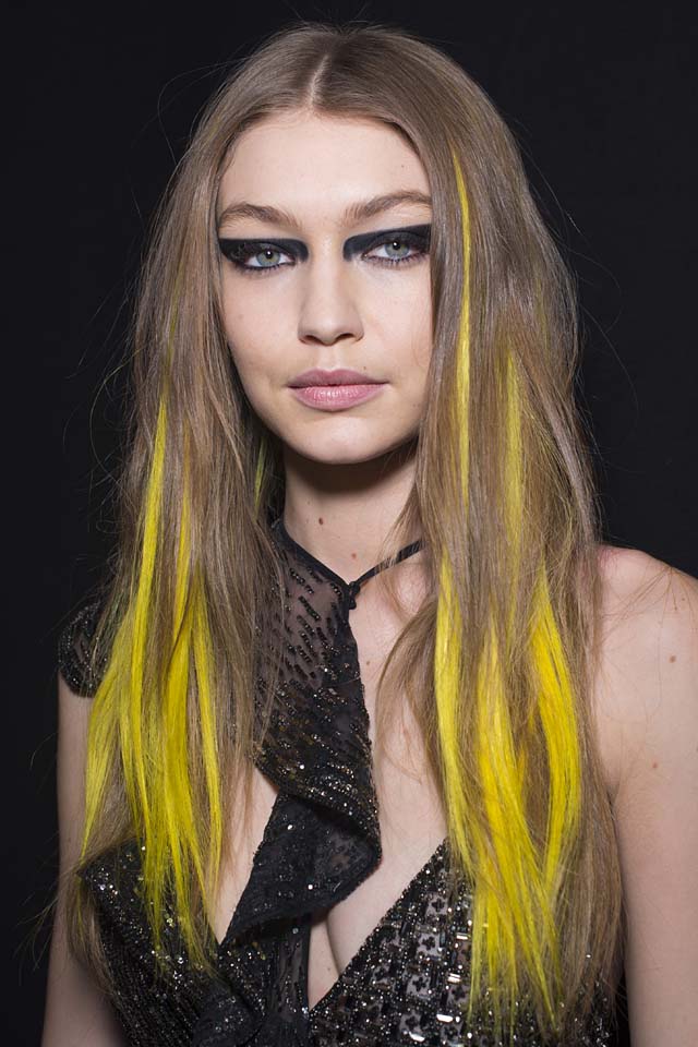versace-fw17-rtw-fall-winter-2017-backstage-beauty-makeup-looks (10)-gigi-hadid-yellow-streaks-hair