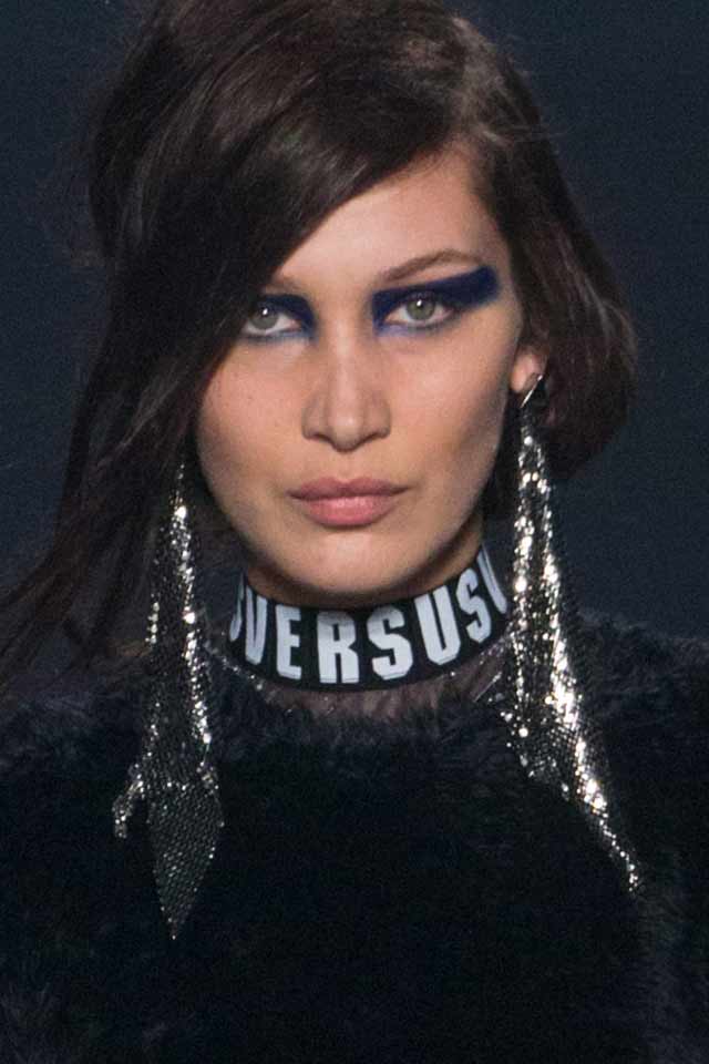 versus-versace-fall-winter-2017-long-glittery-silver-earrings