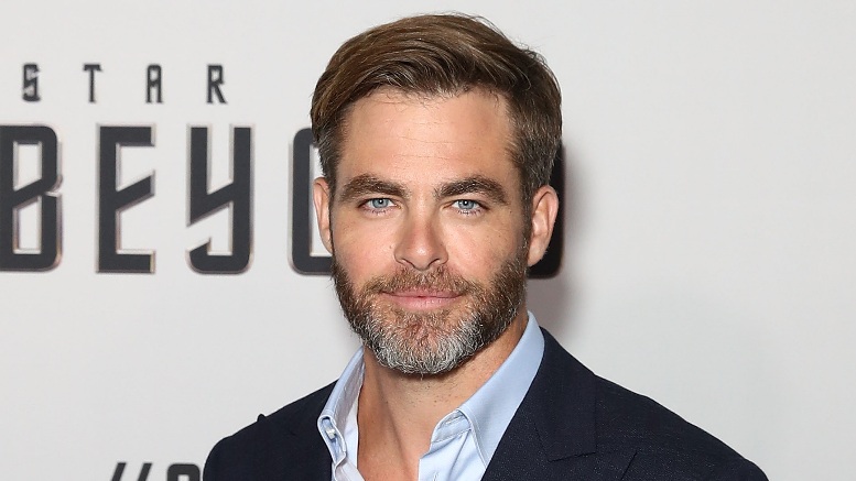 Chris Pine on DuJour cover and opens up about his Wonder Woman love story |  Daily Mail Online