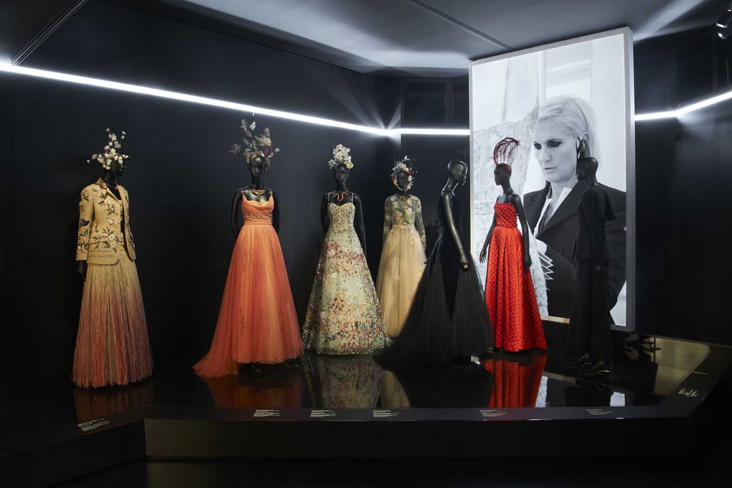 CHRISTIAN DIOR_ exhibition-designer-of-dreams (23)-maria-grazia-chiuri