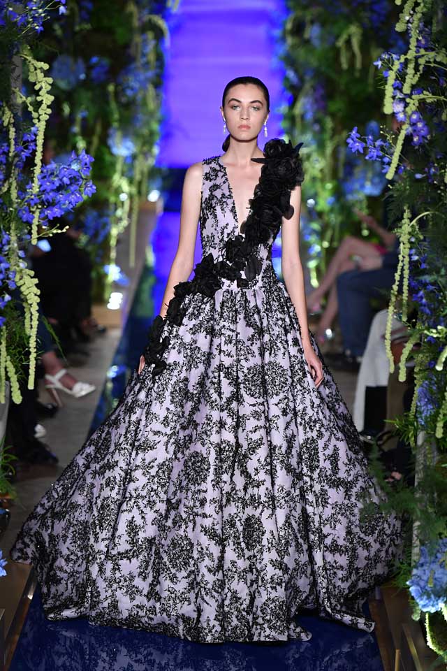 Guo Pei FW17-18 Couture-fall-winter-2017 (31)-black-floral-gown