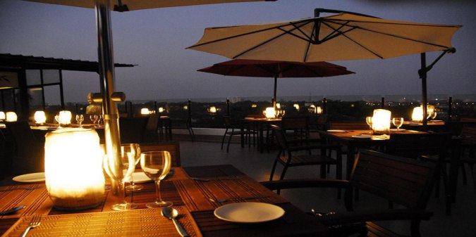 best-rooftop-restaurants-in-chennai-Azzuri Bay -beautiful-view-romantic-place-Zomato