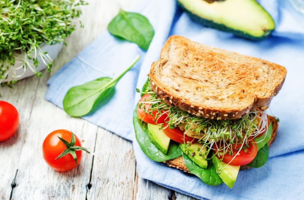 sprouts-sandwich-veggies-snacks-for-evening