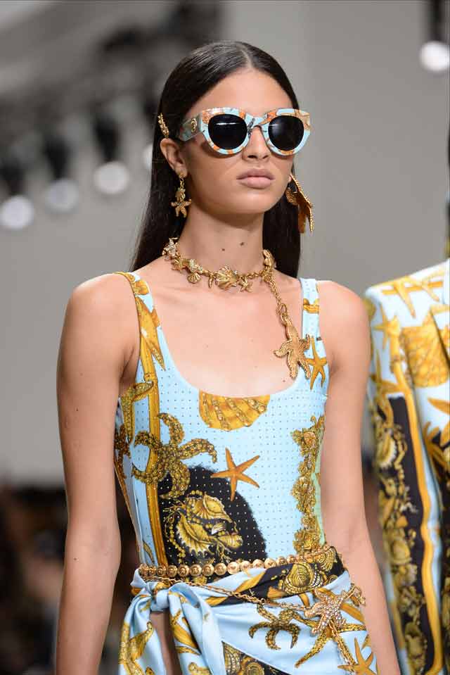 Versace-spring-summer-2018-rtw-details-accessories (36)-starfish-necklace