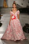 carolina-herrera-spring-summer-2018-ss18-rtw-collection (40)-red-white-printed-gown