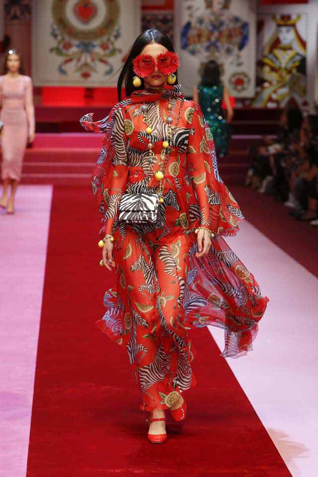 Dolce Gabbana Spring 2018 Collection Brings The Queen Of Hearts