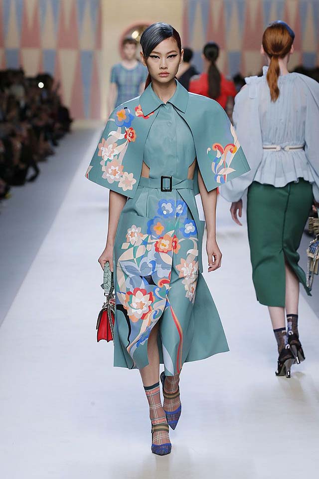 fendi-spring-summer-2018-ss18-rtw-collection (34)-floral-print-dress