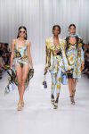 versace-spring-summer-2018-ss18-rtw (31)-sea-print-outfits