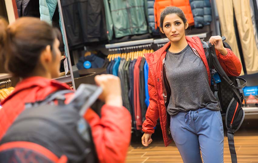 shilpa-ahuja-trekking-look-hiking-wear-outfit-fashion-clothes