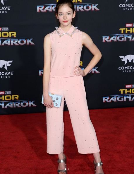  teen celebrity fashion icons-mackenzie-foy-red-carpet-fashion