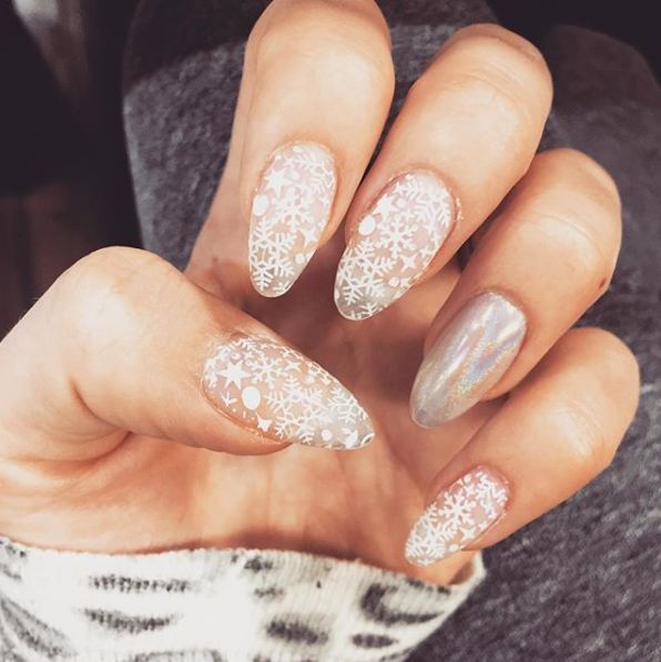 latest-beautiful-party-nude-snow-nail-art-designs-holographic-snowflake