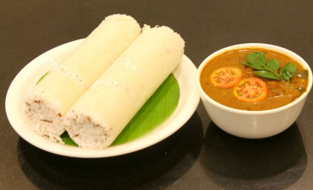 puttu-kadala-kerala-cuisine-must-try-south-indian-food