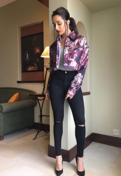 shraddha-kapoor-ripped-jeans-patterned-cropped-jacket-instagram-bollywood-fashion