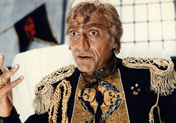 amrish-puri-mogambo-dramatic-costume-80s-bollywood-villain