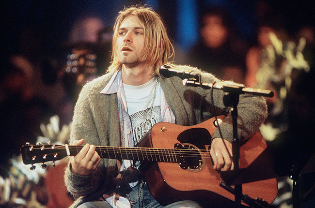 nirvana-grunge-fashion-kurt-cobain-90s-rock-band-outfits-style-look