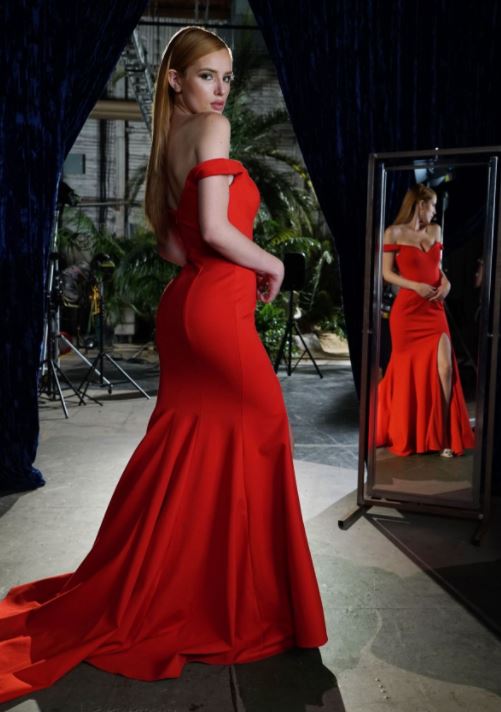 bella-thorne-famous-in-love-red-dress