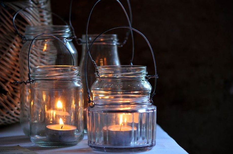 hippie-bohemian-southern-wedding-decor-ideas-tea-light-mason-jar-arrangements