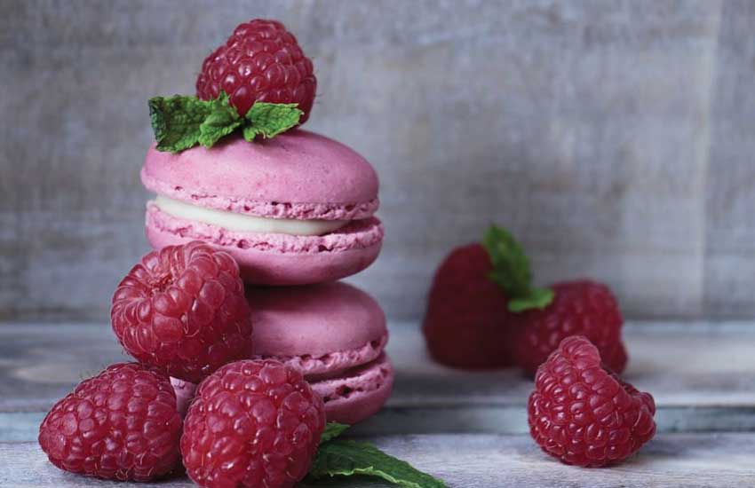 best-gourmet-macarons-flavors-fillings (3)-raspberry