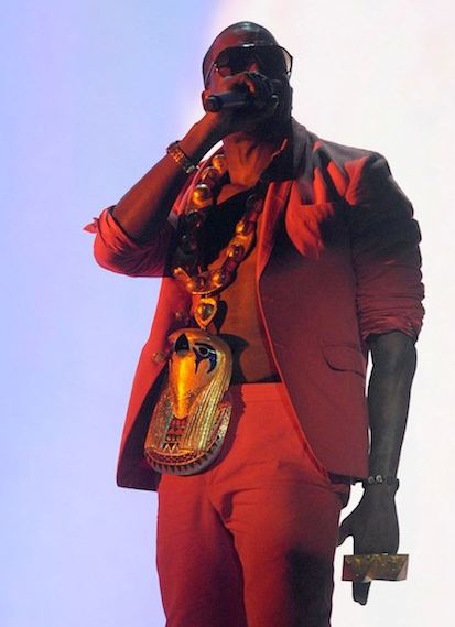 best-rapper-jewelry-celebs-kanye-west-egyptian-pharaoh-pendant-chain