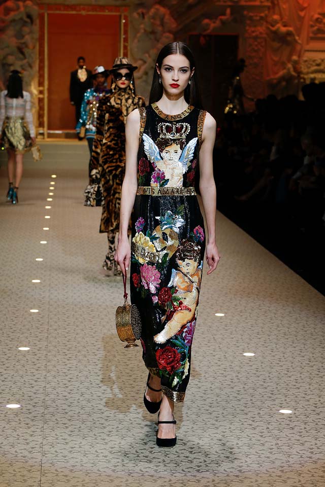 dolce-and-gabbana-fall-winter-2018-19-women-fashion-show-runway-fw18 (78)